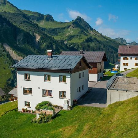 Haus Furka Hotell Damuels Eksteriør bilde
