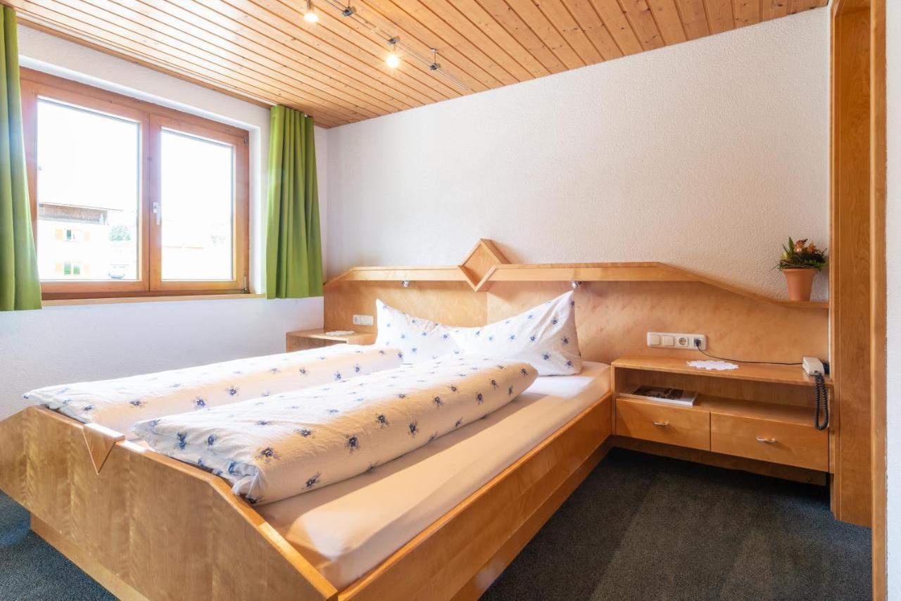 Haus Furka Hotell Damuels Eksteriør bilde