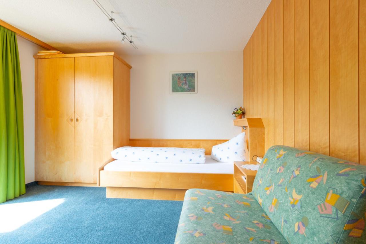 Haus Furka Hotell Damuels Eksteriør bilde