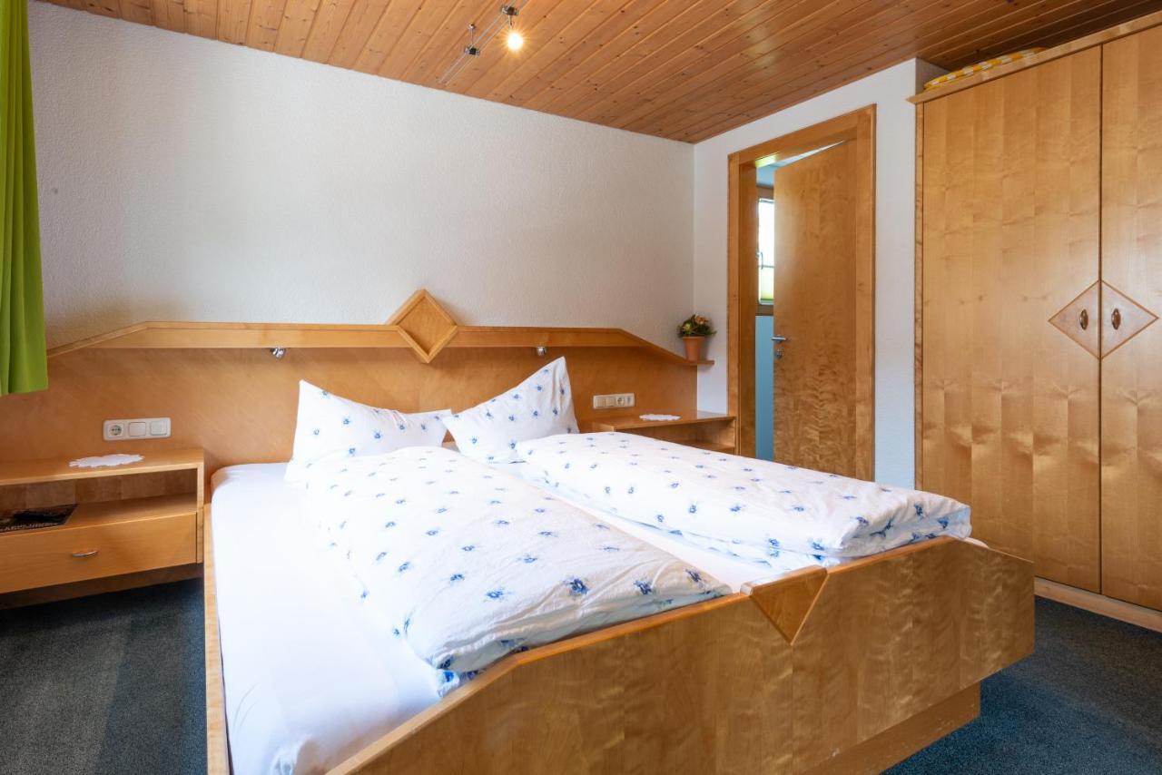 Haus Furka Hotell Damuels Eksteriør bilde
