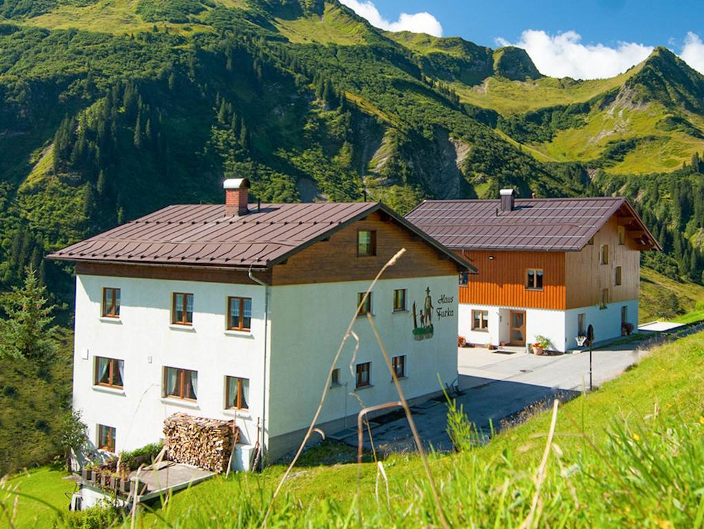 Haus Furka Hotell Damuels Eksteriør bilde