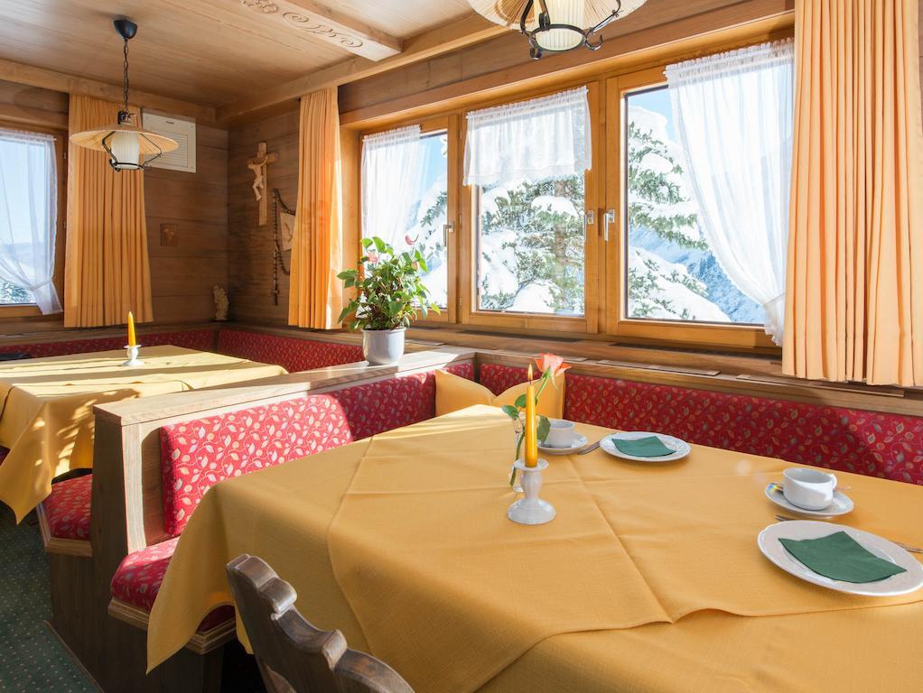 Haus Furka Hotell Damuels Eksteriør bilde