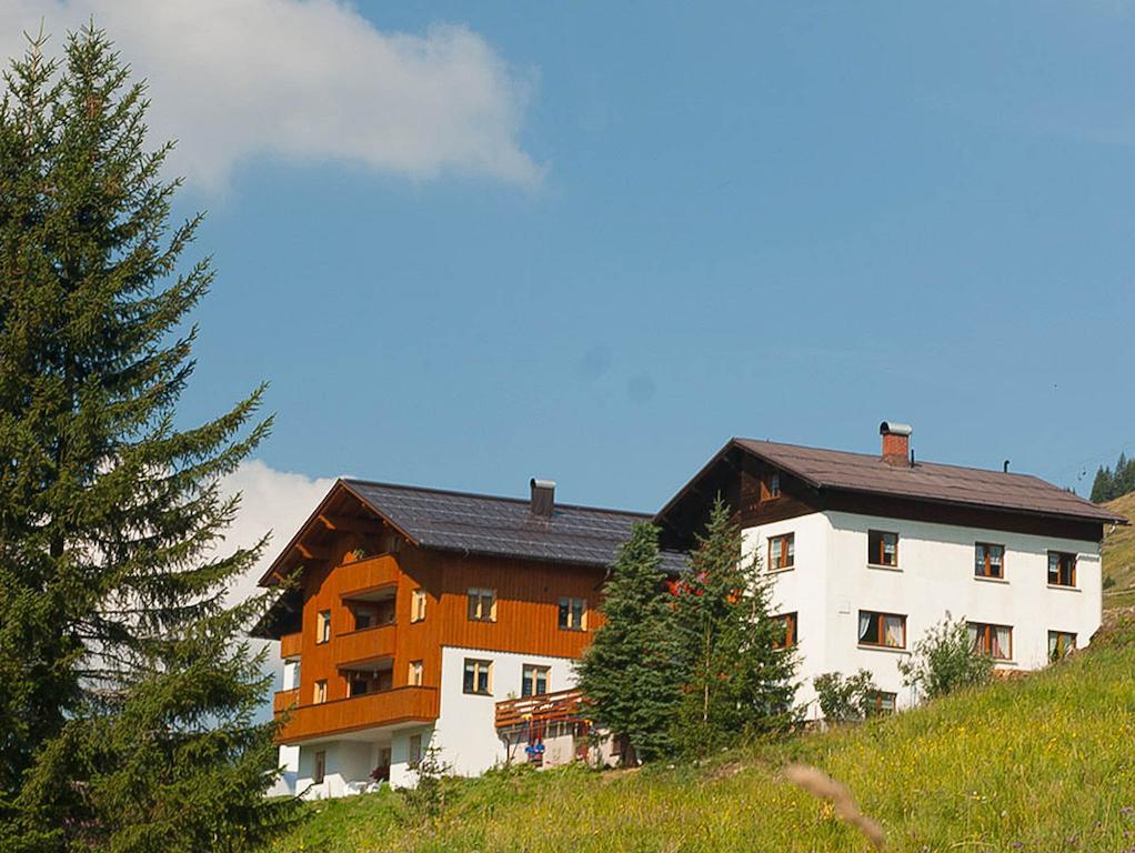 Haus Furka Hotell Damuels Eksteriør bilde
